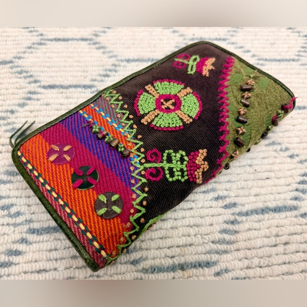 IPA-NIMA Grandmacore Embroidered Multicolor  Floral Beaded Clutch W/ Crossbody - Picture 9 of 16